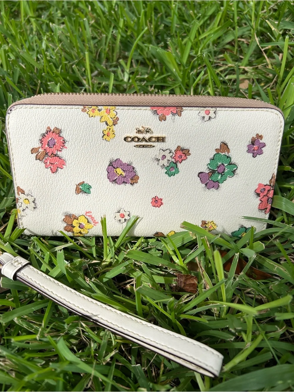 Coach Accordion Long Floral Zippy Wallet/Wristlet